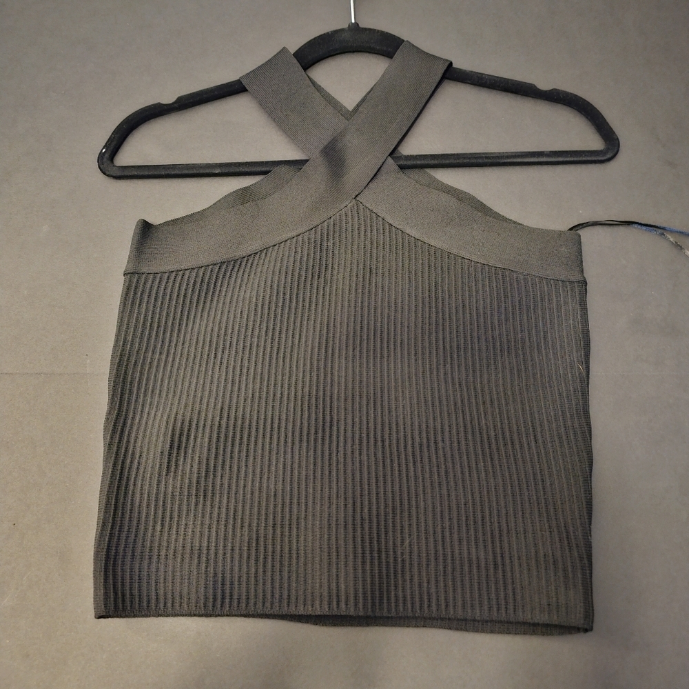 Vestique Small NWT criss cross top.